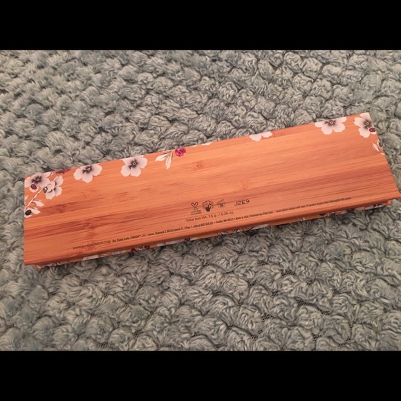 BUTTER LONDON Natural Goddess Eyeshadow Palette💕 - Picture 6 of 7